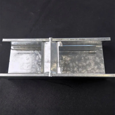 U Shape Light Steel Keel 4 Meter Metal Stud Partition ความหนา 0.6 มม สําหรับวัสดุก่อสร้างสีเขียว