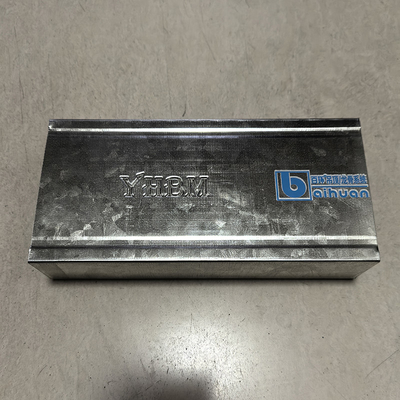 kualitas U Bentuk Ringan Partisi Metal Frame Sistem 6Meter Panjang baja stud dan jalur pabrik